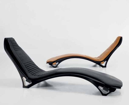 V007 chaise side view