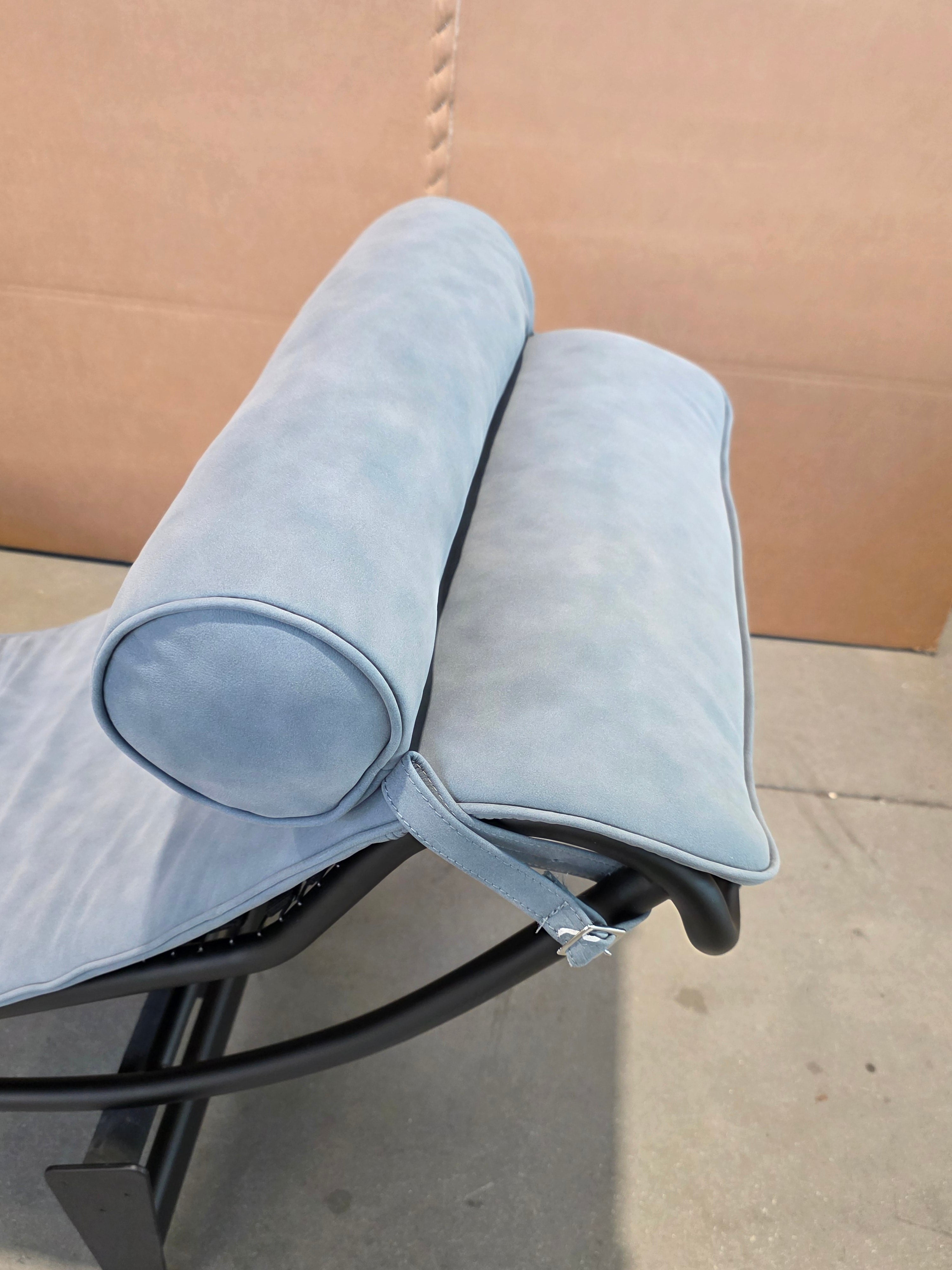 Italian Furniture: Le Corbusier Chaise Longue Article 505