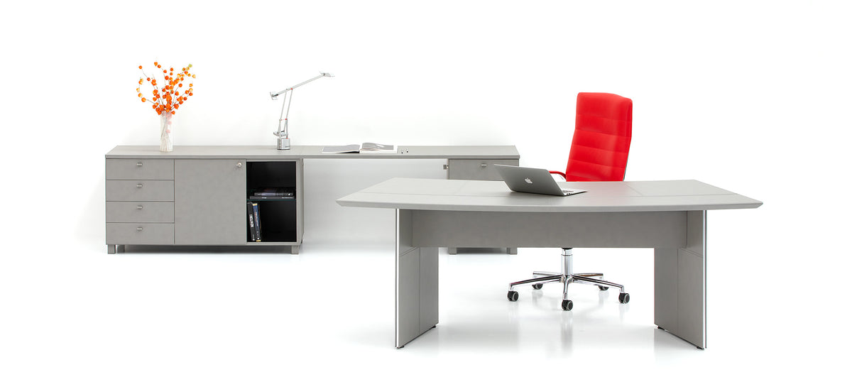 Verona S Desk