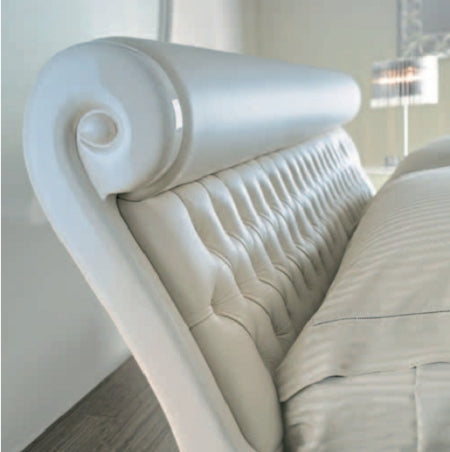 close view of the Belle Amour Letto Bed headboard