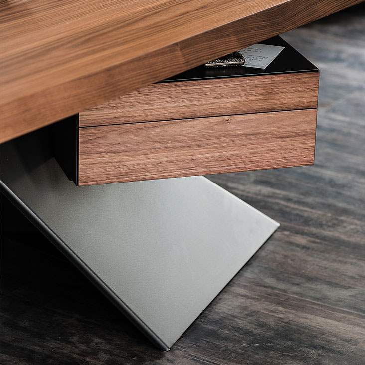 Italian Furniture: Nasdaq Desk by Cattelan Italia | italydesign.com