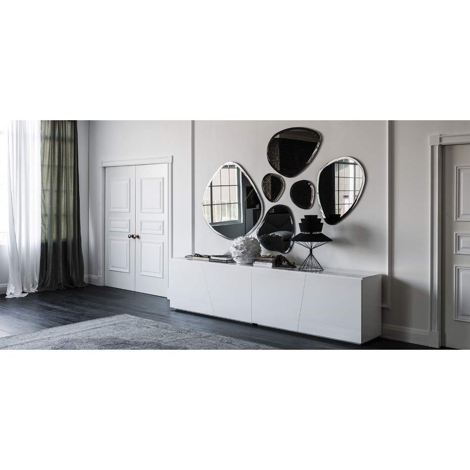 Series of designer Italian mirrors