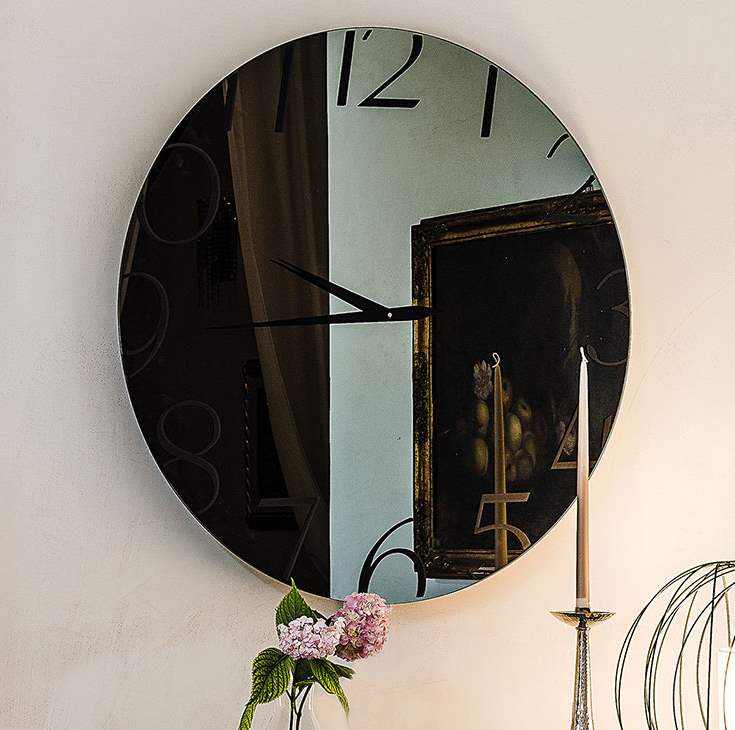 Glass clock with modern styling by Cattelan Italia