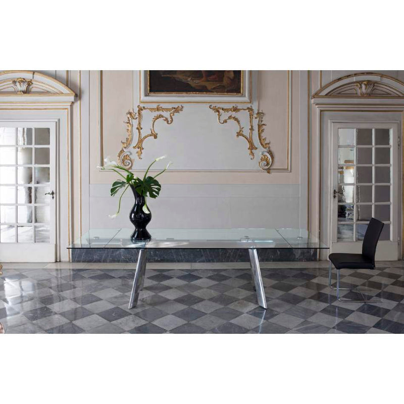 Italian dining room furniture by Naos - Felix