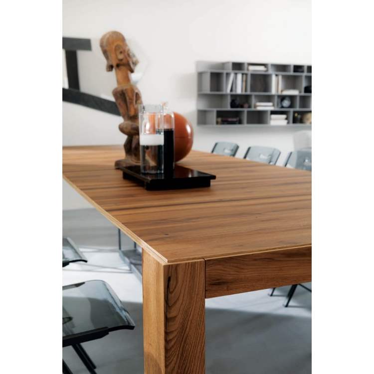 designer wooden dining table made in Italy by Ozzio Italia
