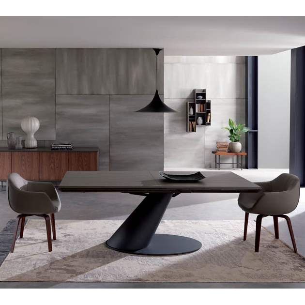 Italian dining room with Thor table by Ozzio Italia